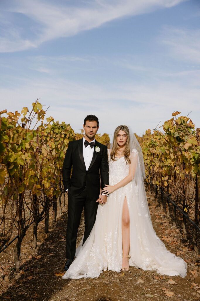 Taylor Lautner and Wife Taylor Dome Announce First Pregnancy With Heartwarming Photo Reveal TaylorLautner25.jpg