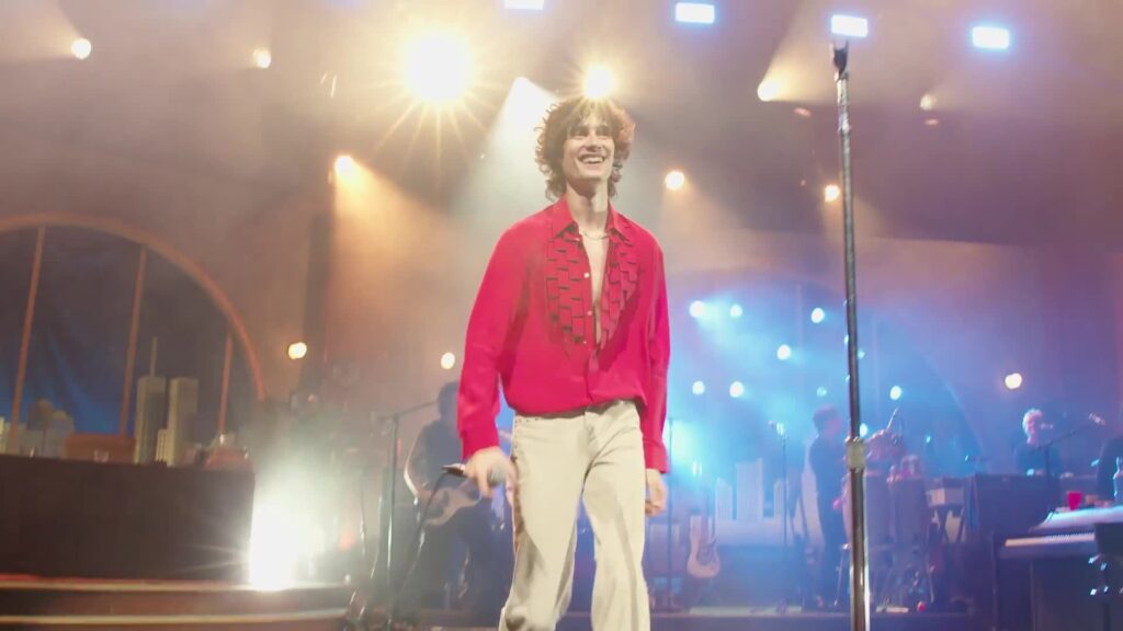 vogue_soundcheck-sombr.jpg