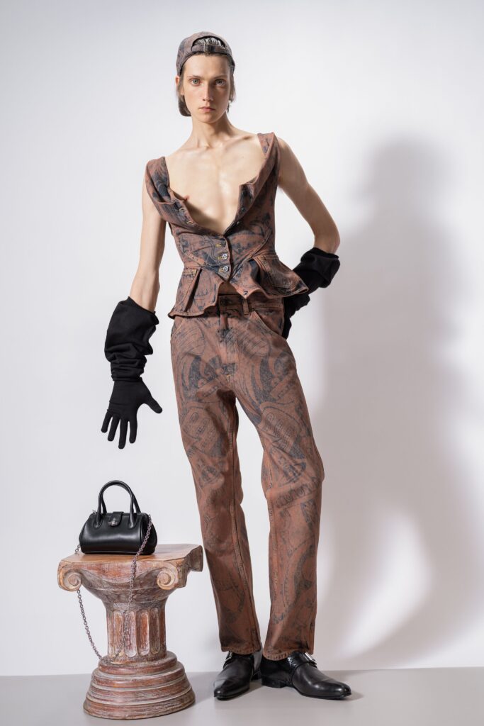 00001-vivienne-westwood-fall-2026-ready-to-wear-credit-brand.jpg