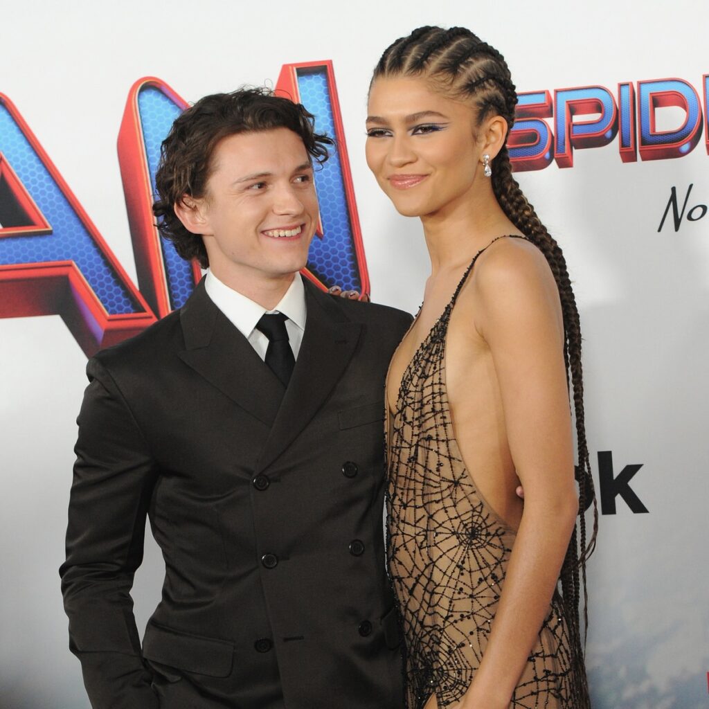 cr_1200x1200-240830122708-Zendaya_Tom_Holland_main_GettyImages-1237226904.jpg
