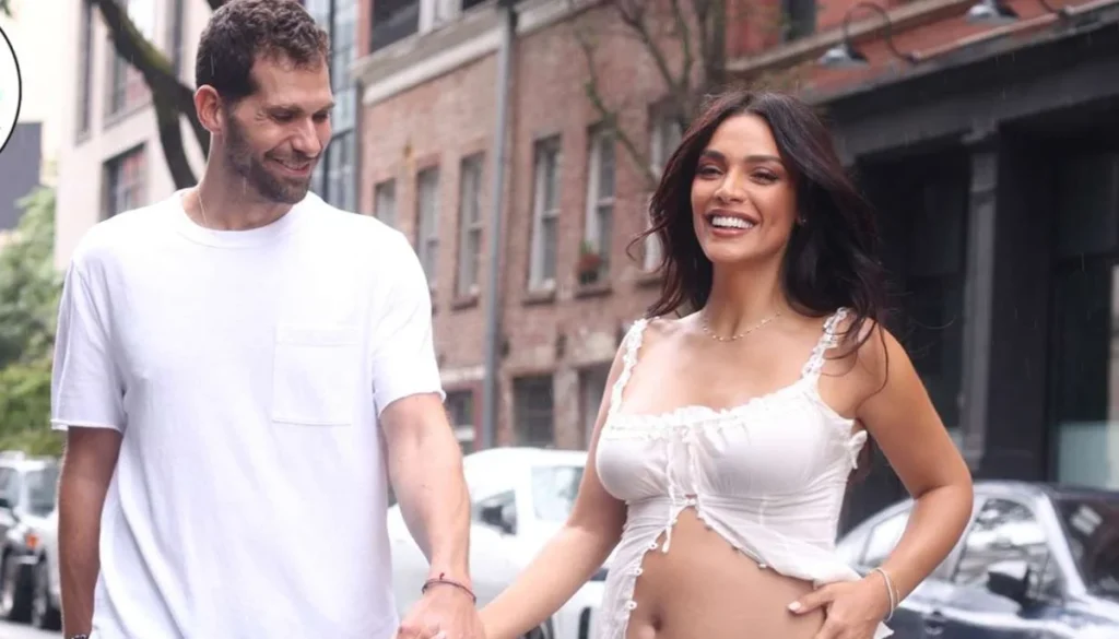 Law & Order Star Odelya Halevi Pregnant With First Baby odelya