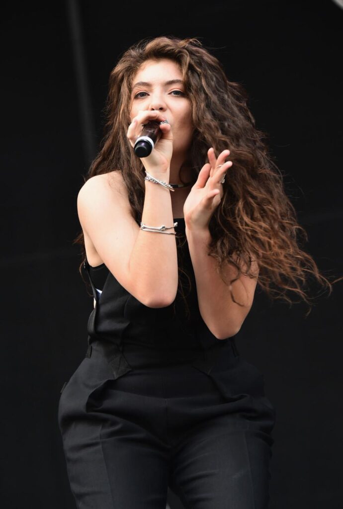 Lorde & Charli XCX Reunite in Viral Lollapalooza Surprise