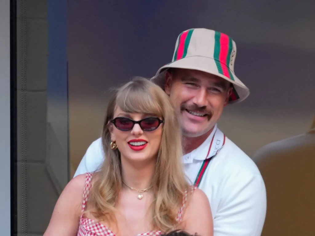 Taylor Swift Debuts 1989-Inspired Haircut as Travis Kelce Returns to Work Taylor Swift