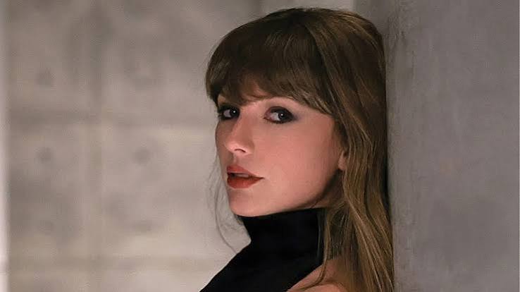 Taylor Swift’s Patient Zero Cover Sparks Photoshop Backlash taylor swifts